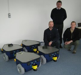 Die MP-500 Robotern mit ihren Besitzern